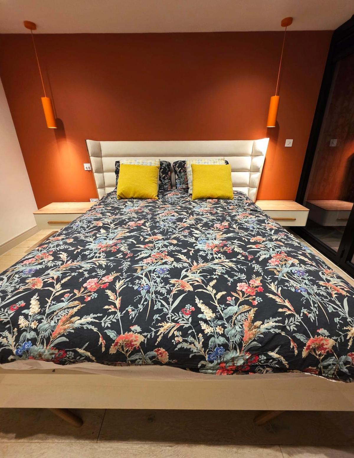 Chic 2 Bedroom Modern Cave House * Londres