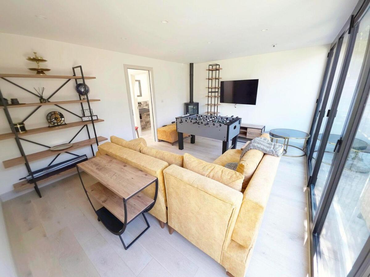 Chic 2 Bedroom Modern Cave House Сasa de vacaciones *