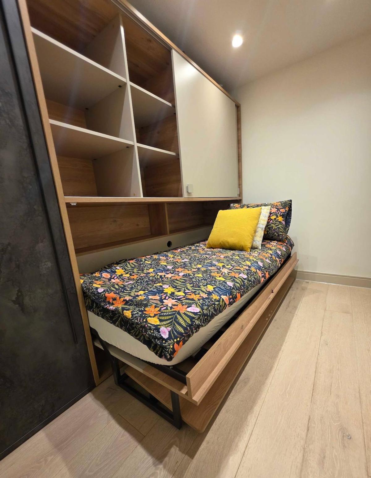Holiday home Chic 2 Bedroom Modern Cave House *