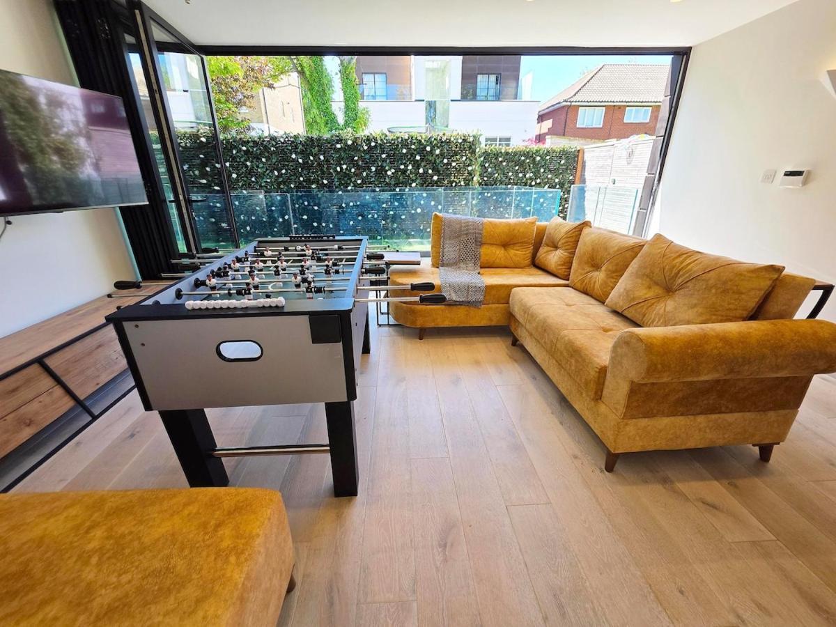 Chic 2 Bedroom Modern Cave House Holiday home London